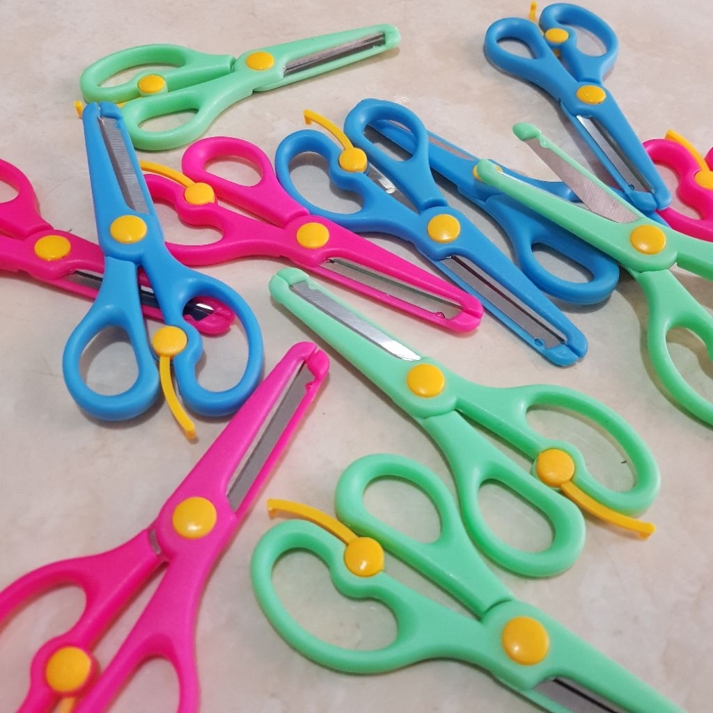 

Gunting anak/ Gunting kertas mini aman untuk anak