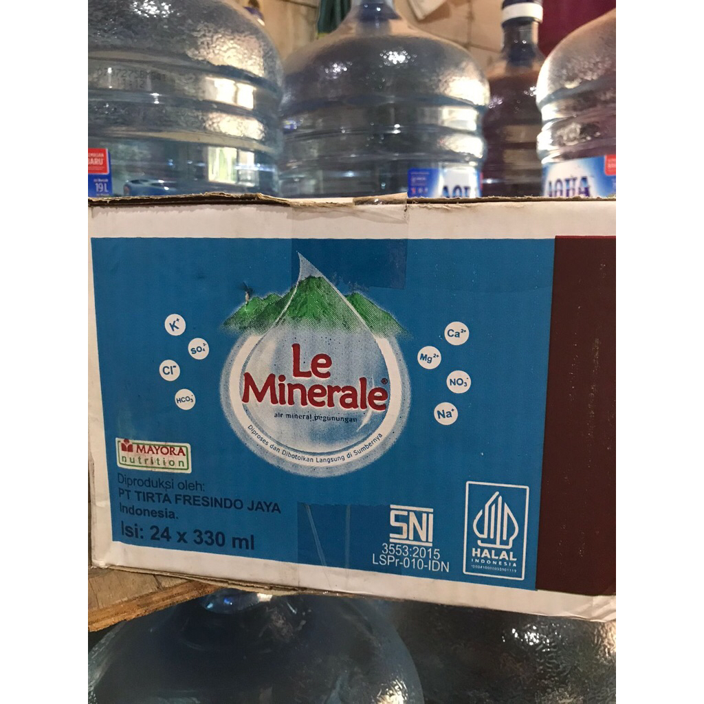 

AIR MINUM LE MINERALE KEMASAN 330ml