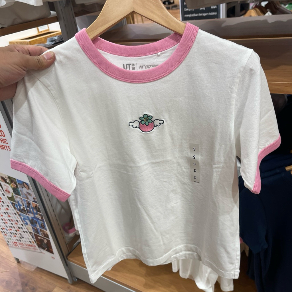 Tshirt Uniqlo Woman AI YAZAWA lengan pendek