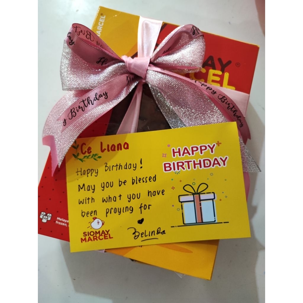 

Birthday Hamper isi 12