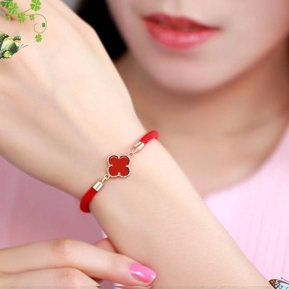 Gelang Bunga Clover Titanium Tali Merah Import China Original Trend Fashion KADAI INDONESIA
