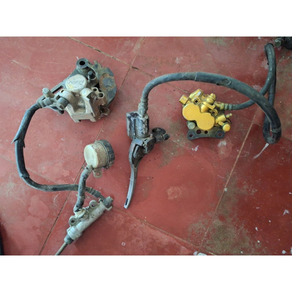 Kaliper depan suzuki shogun 125