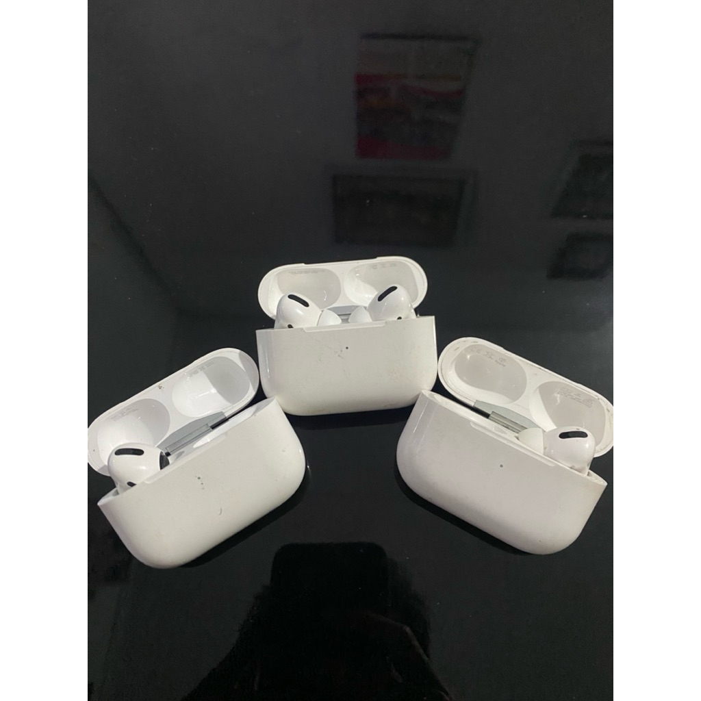 Apple AirPod Pro (second minus)