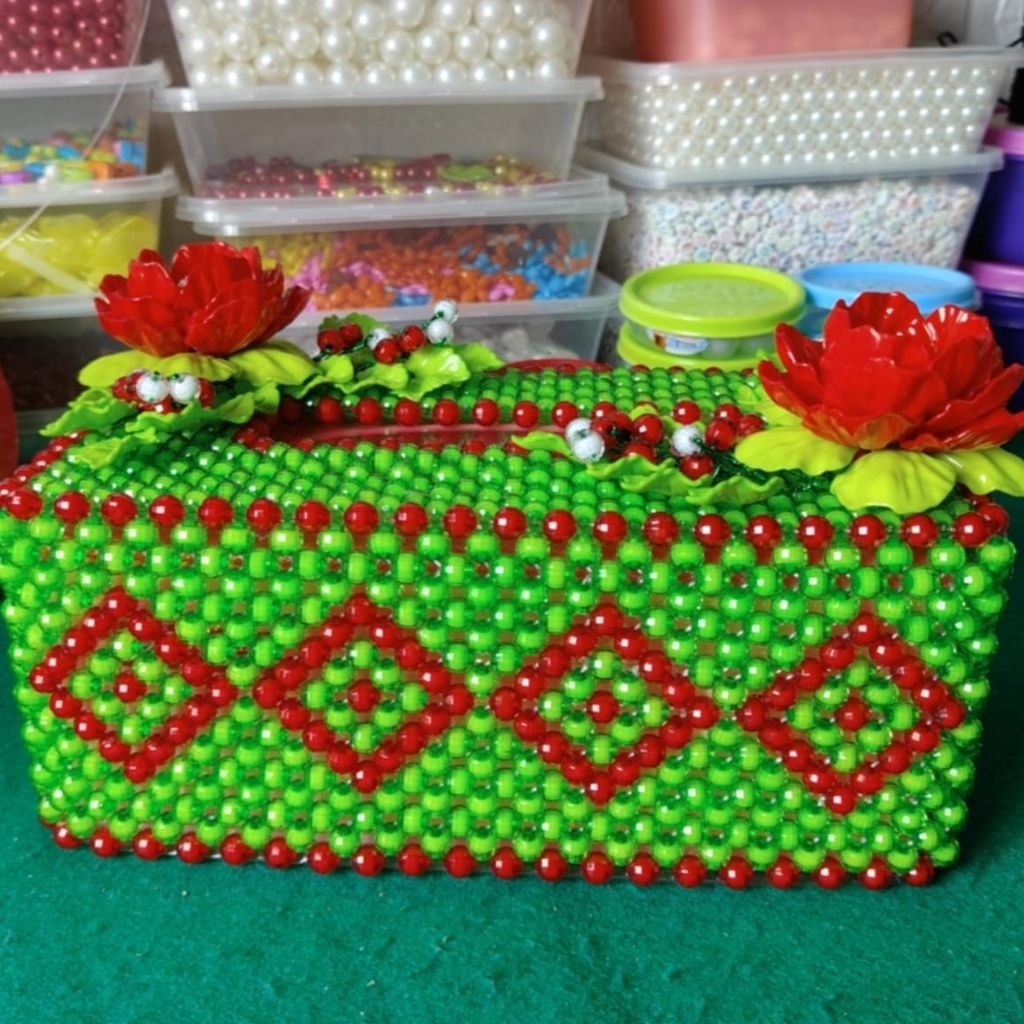 Tempat Tisu Manik Manik