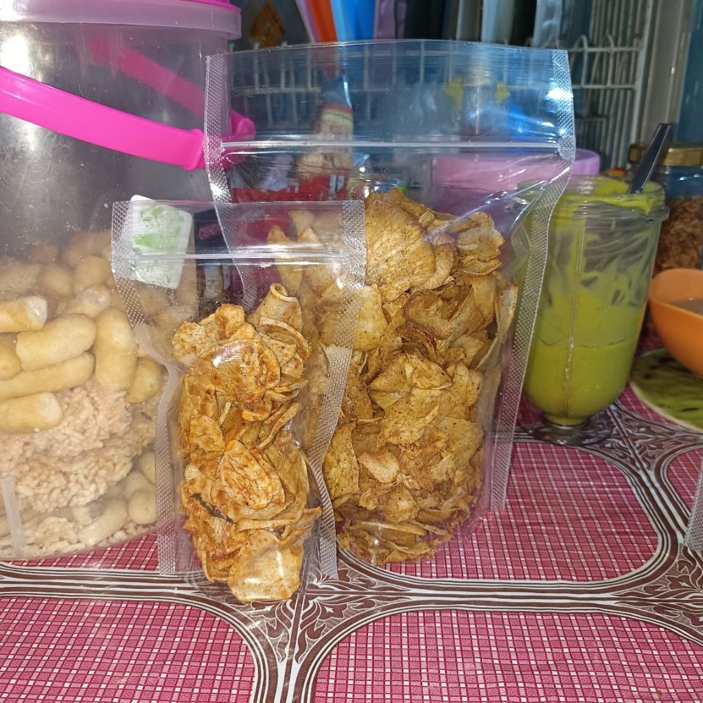 

Keripik singkong pedas Setan (KRIPSET). Baca deskripsi produk!