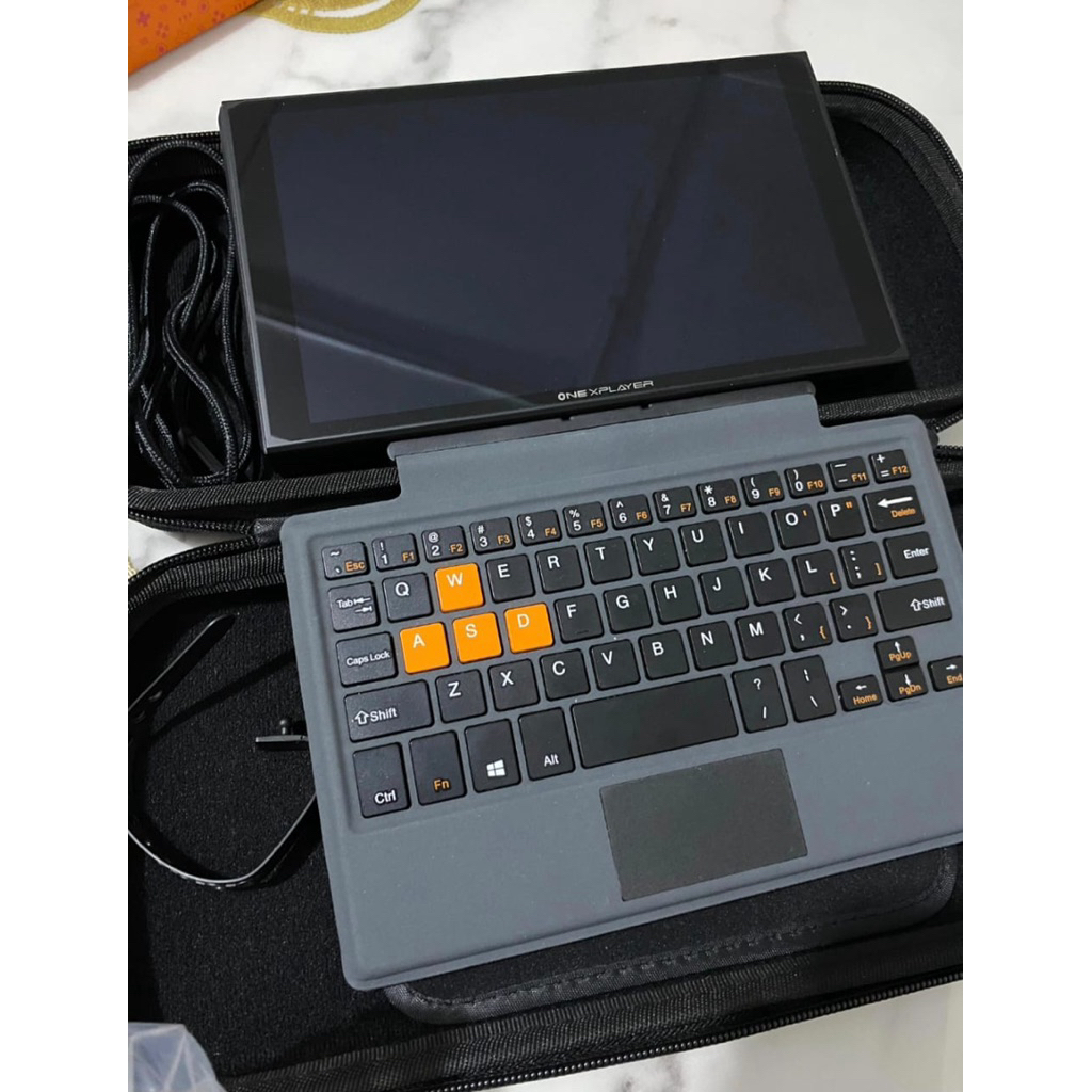 onexplayer 2 16/32 2TB AMD ryzen 7 6800U windows 11 home