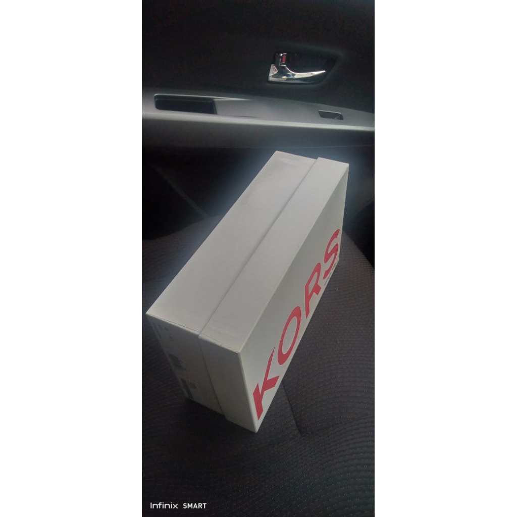 Kardus kotak sepatu Michael Kors