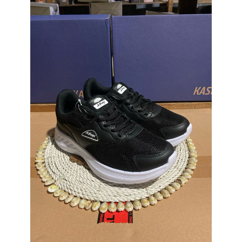 Sepatu sekolah - yosen by kasogi warna hitam putih