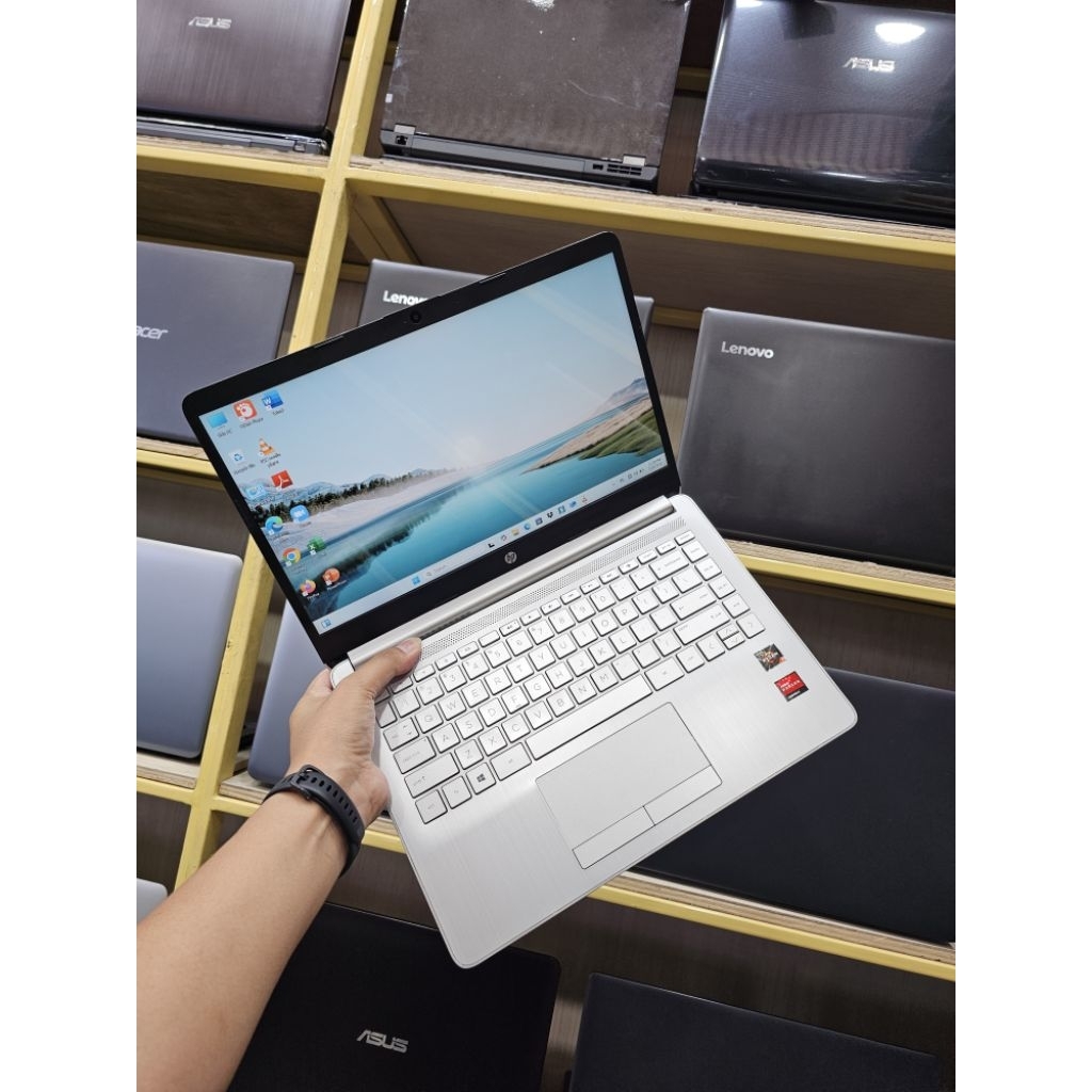 LAPTOP LEPTOP HP AMD RYZEN 3-3250U RAM 8GB WINDOWS 11 GENERASI BARU MODEL TIPIS