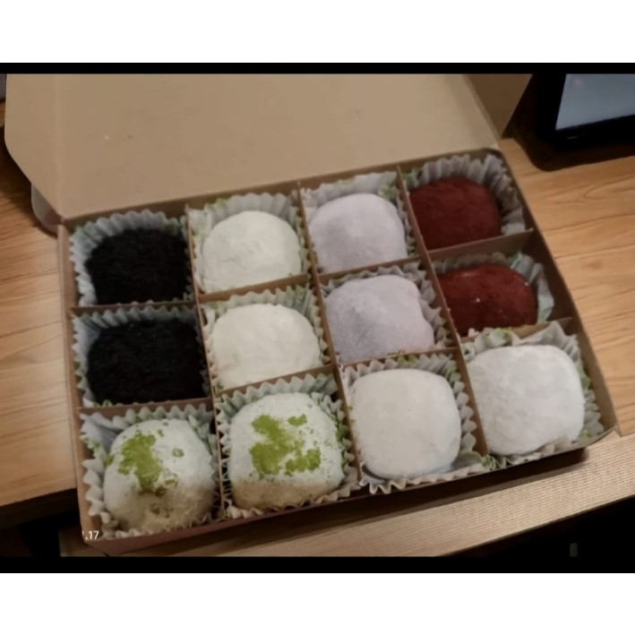 

mochi mix isi 12 box sekat