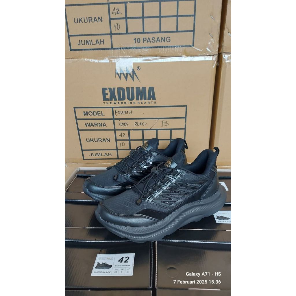 Sepatu Super Black Exduma