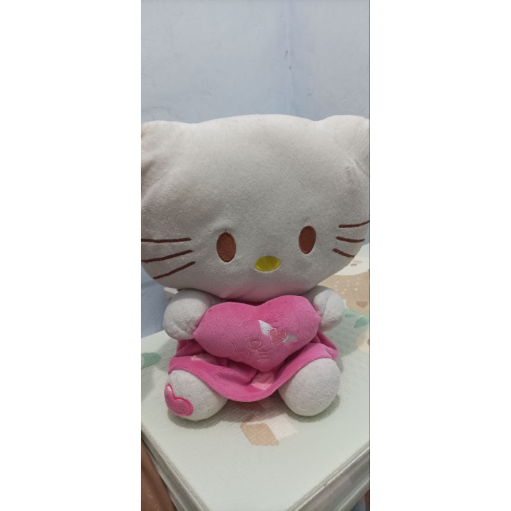 Boneka Hello Kitty Besar