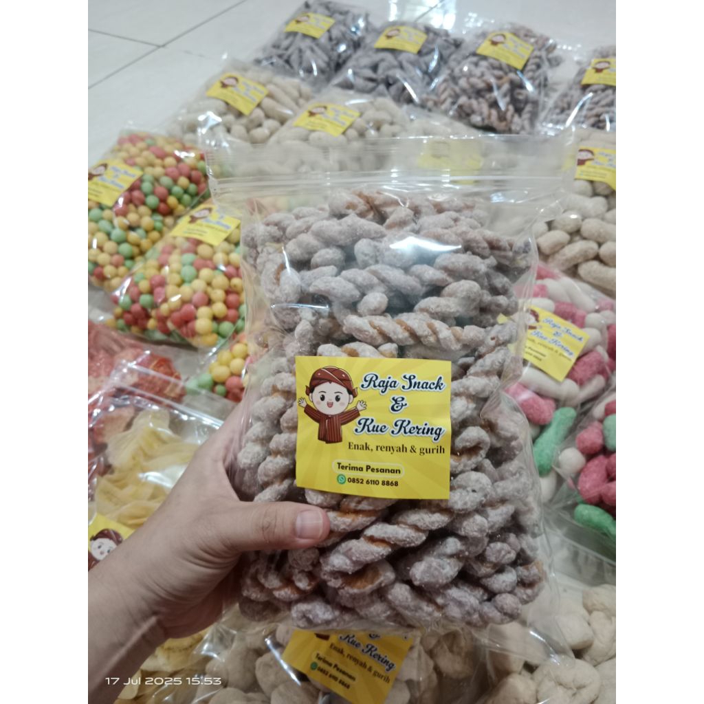 

Raja Snack || Untir Untir kemasan 250 Gram, 500 Gram, 1 Kg