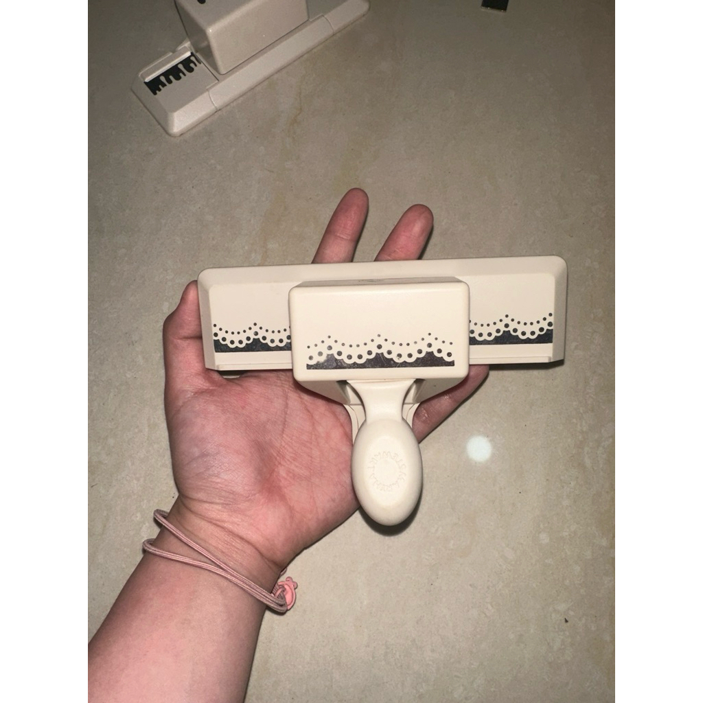 

MARTHA STEWART PUNCHER PEMBOLONG KERTAS PRELOVED RARE