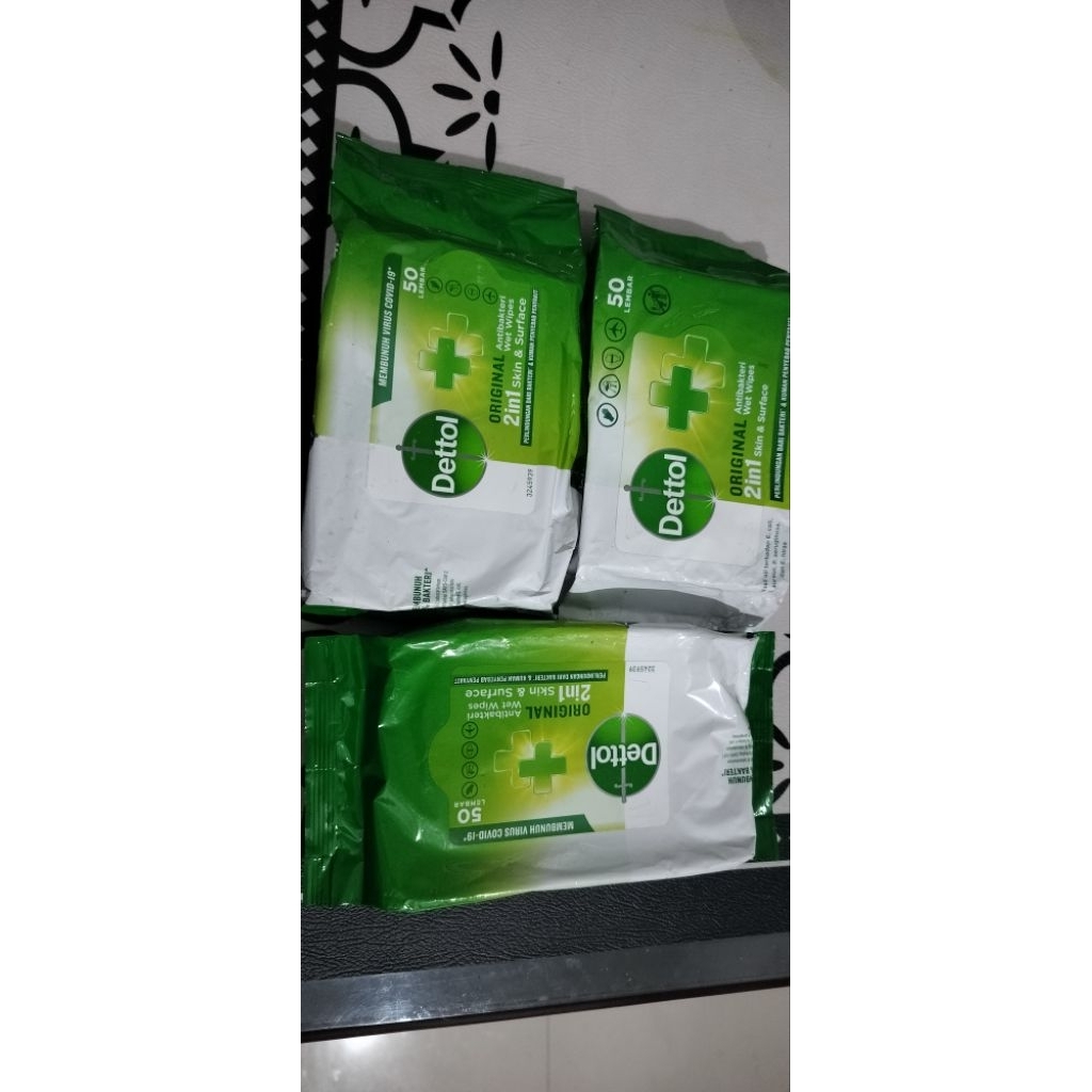 tisu basah detol rp12.000 dapat 3