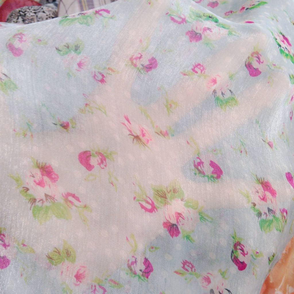 Kain Sifon Sutra Motif Vintage / Kain Sifon Sutra Meteran, (Harga Kain Per½ Meter)