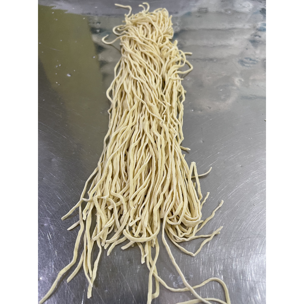 

Mie Mentah Telur - Mie Ayam Gacoan Telur Ayam | Fresh Setiap Hari | Mie Tanpa Pengawet | Cocok untuk Jualan / Mie Resto | Lurus Keriting Lebar Bisa Request