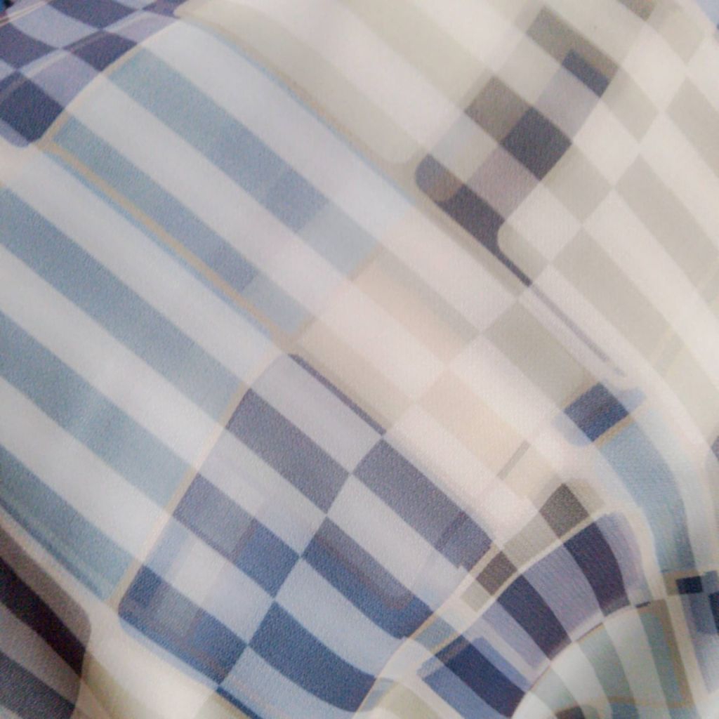 Kain Katun Poli Motif Geometris Kotak Biru – Bahan Seragam, Kemeja, Dekorasi Rumah, (Harga Kain Per½