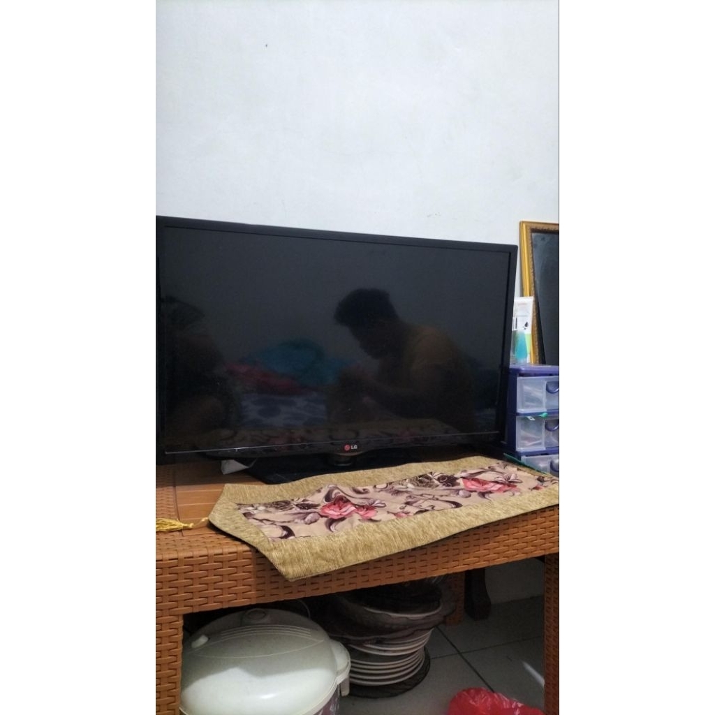 TV layar datar LG 32 inc