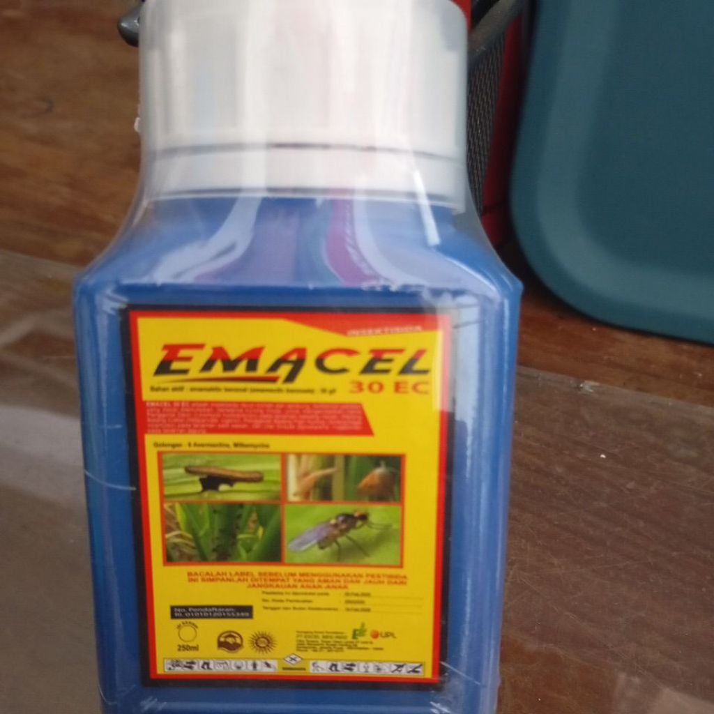 Emacel 250ml obat ulat