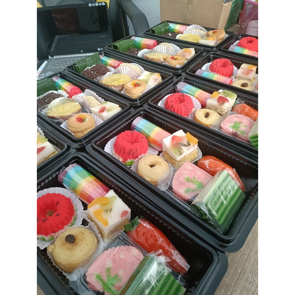 

Snack Box Jember / jajanpasarjember78