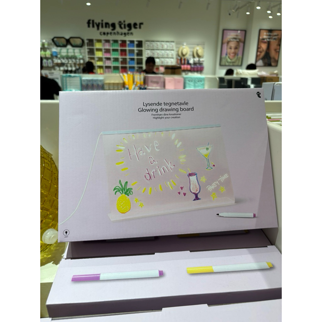 

Flying Tiger Glowing Drawing Board - Papan Tulis