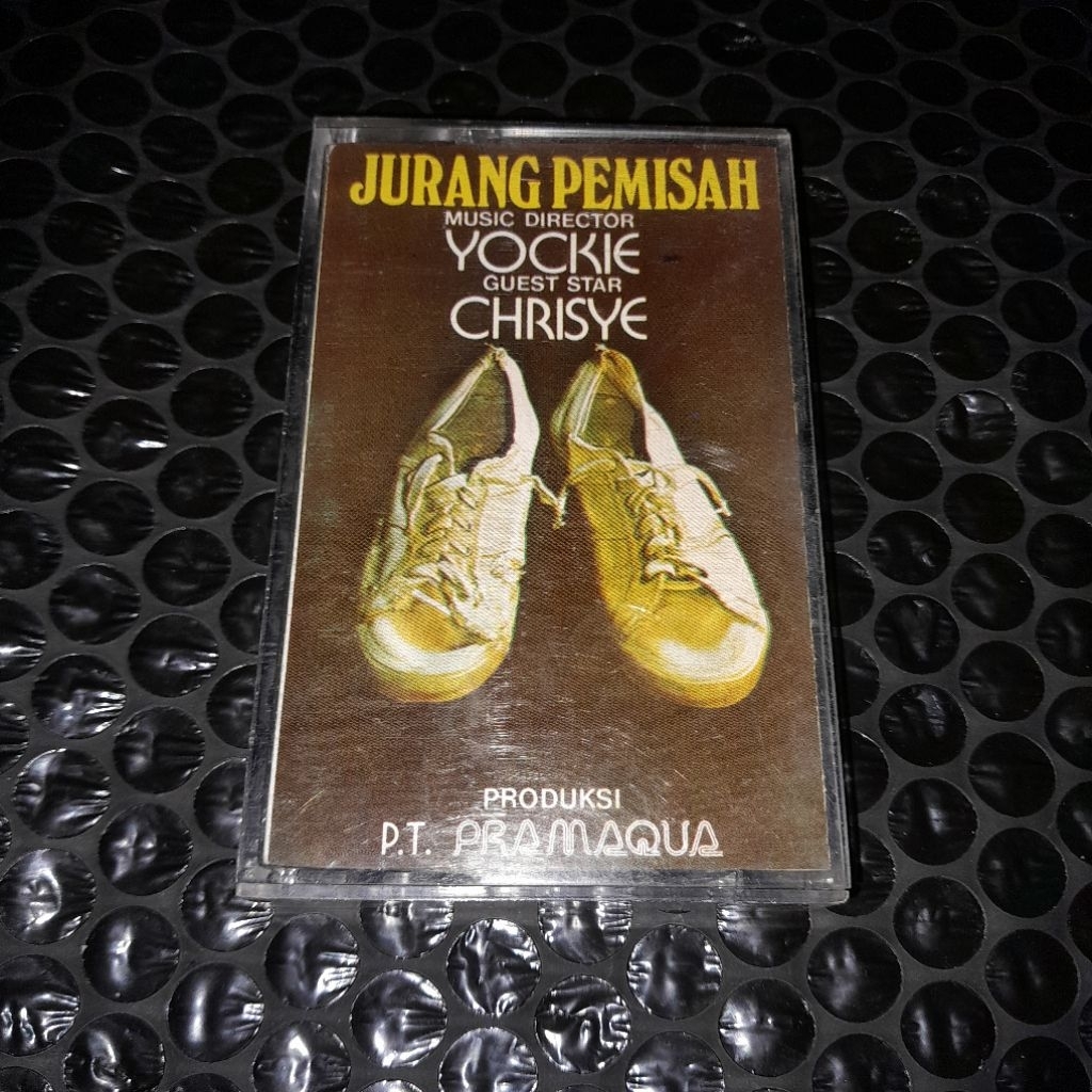 kaset yockie chrisye jurang pemisah