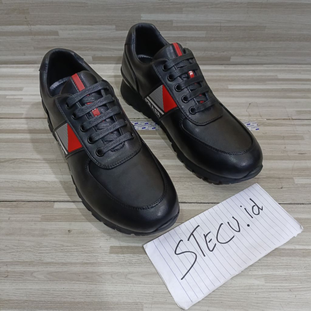 sepatu pria sneaker cowok hitam rada kulit