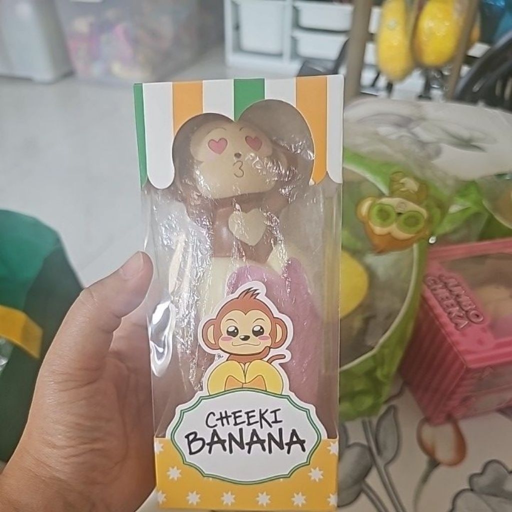 punimaru cheeki banana cracks