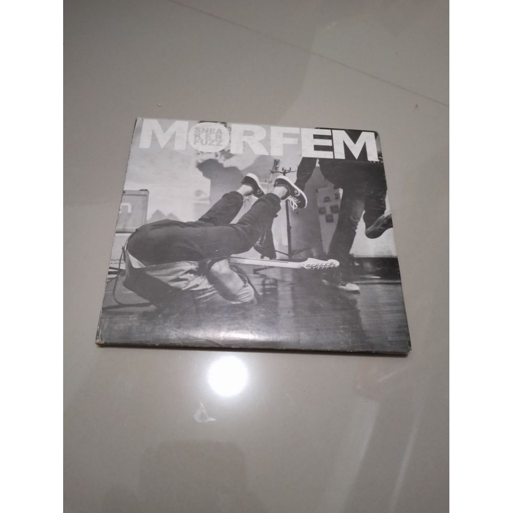 CD MORFEM - SNEAKERFUZZ  .