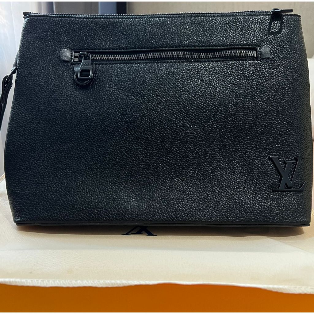 TAS TANGAN LUXURY COWOK CLUTCH LV FULL BLACK SUPER PREELOVED