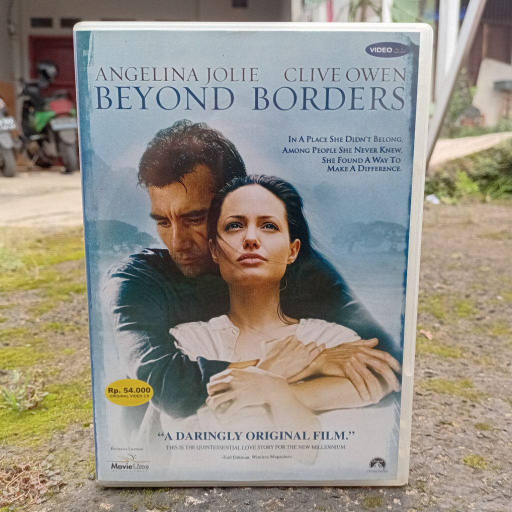 VCD Beyond Borders  Angelina Jolie (2003) 2 Disc Teks Indonesia Original Paramount Pictures