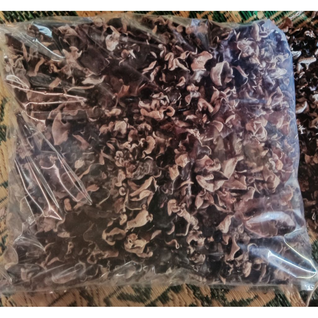 

jamur kuping kering kemasan 1kg rencekan/sortir kecil-kecil