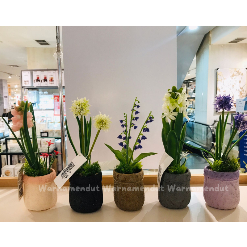 Bunga Artificial Dekorasi Ruangan Cantik Aneka Jenis Dengan Pot Unik Bahan Plastik WMO IF5932