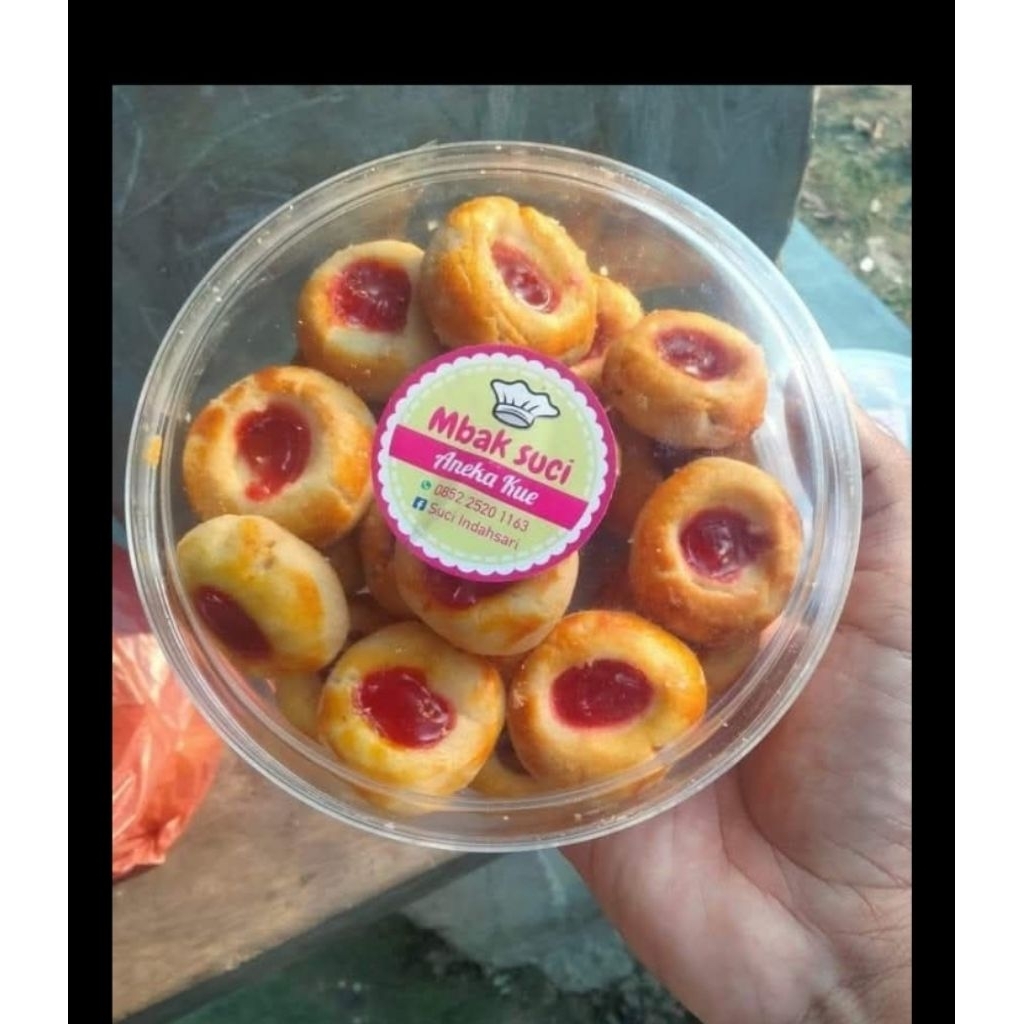 

kue selai strawberry