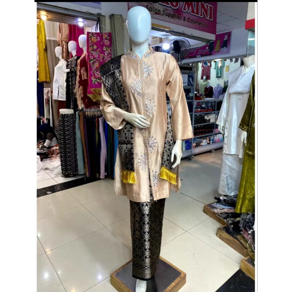 Baju kurung Melayu set rok span