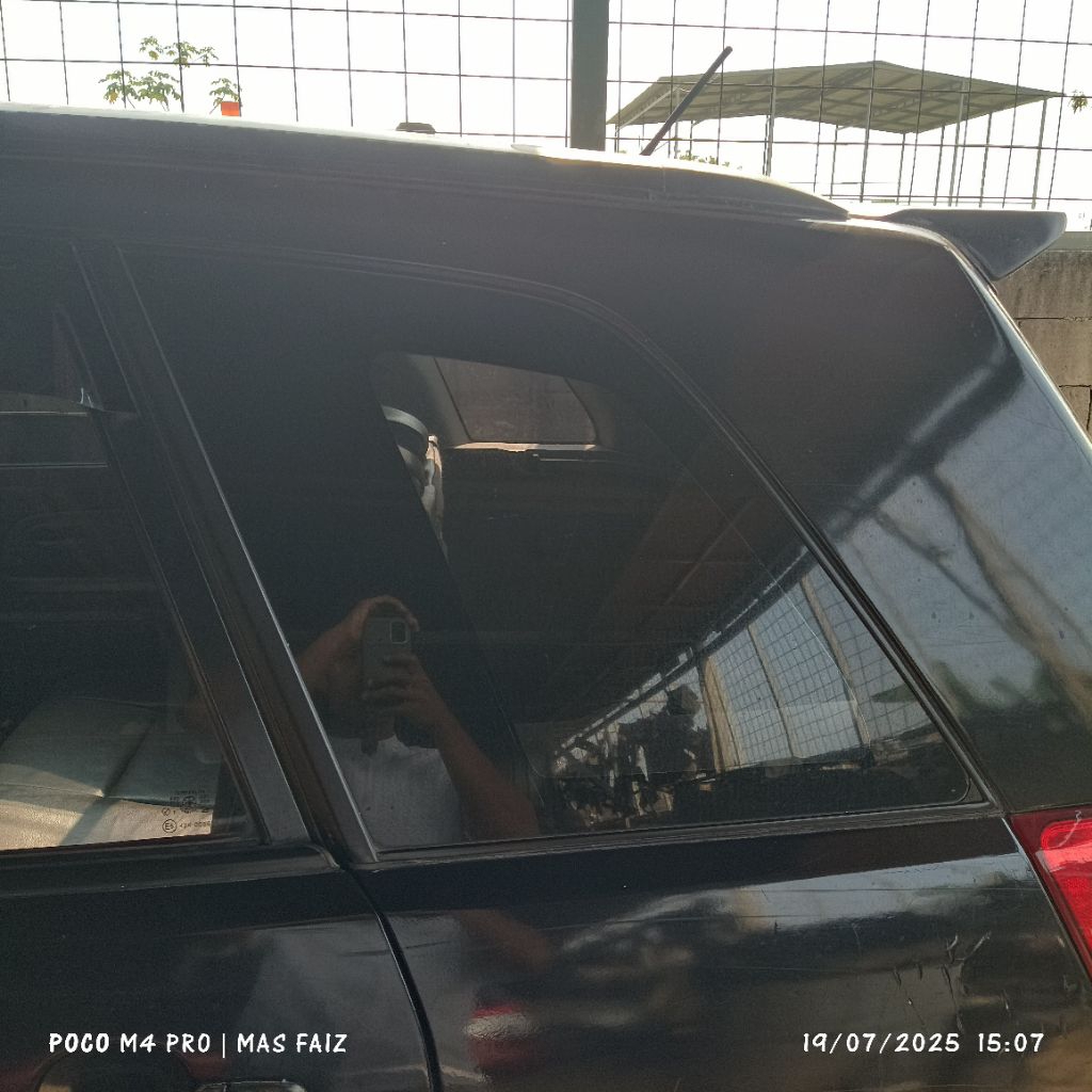 kaca mati belakang kiri grand vitara 2008