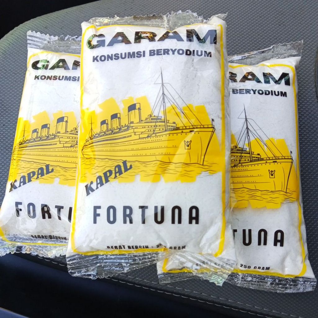 

Garam Konsumsi Beryodium Merk Kapal Fortuna 1 Pcs Berat 250 Gr