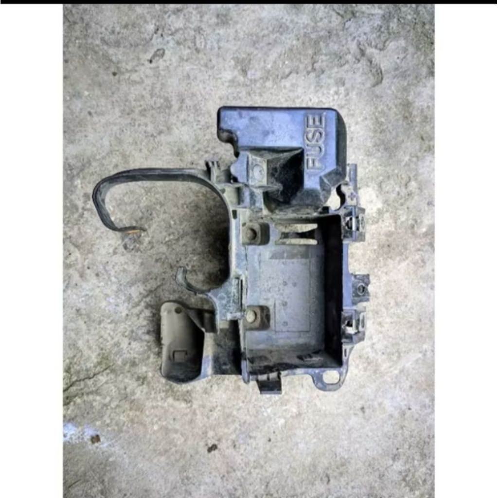 dudukan aki xeon karbu pnp rc original