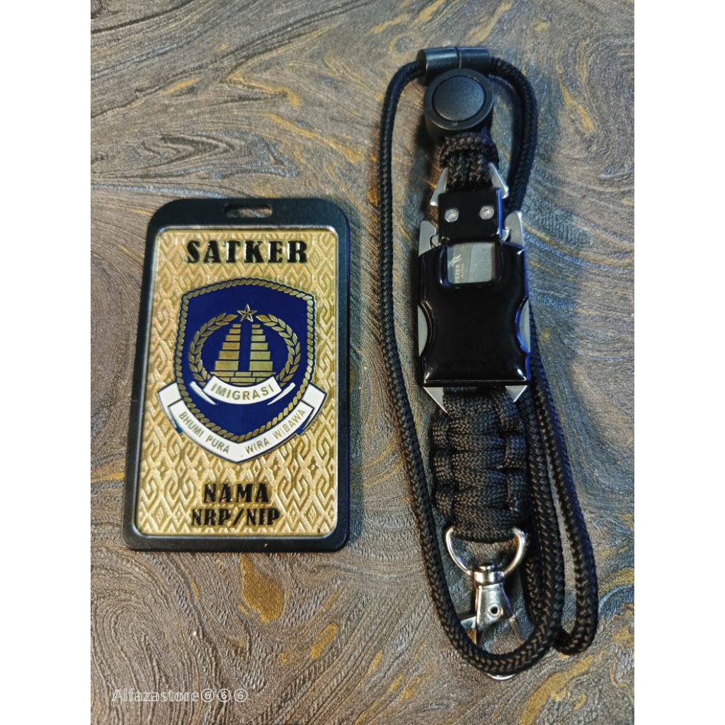 

plat custom lencana id card holder dan lanyard logo kementerian imigrasi
