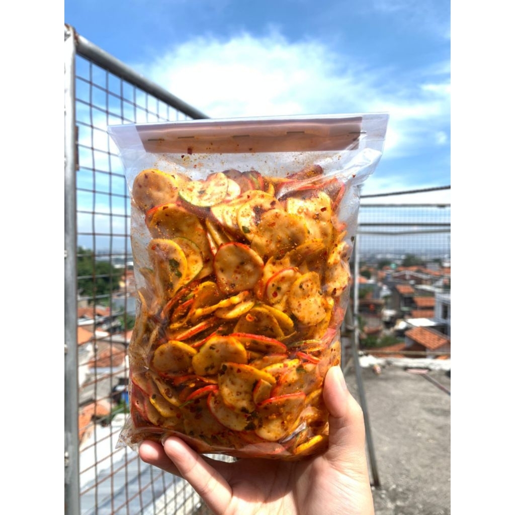 

Kerupuk Seblak Kering Krupuk Bawang Pedas Daun Jeruk 250gram
