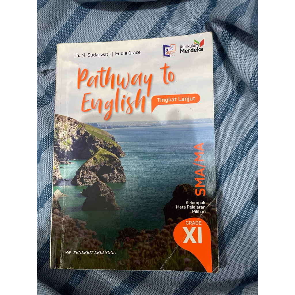 PATHWAY TO ENGLISH KELAS 11 PENERBIT ERLANGGA