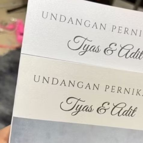 

Kertas Jasmin 180 gsm warna putih tulang/ broken white isi 50 pcs