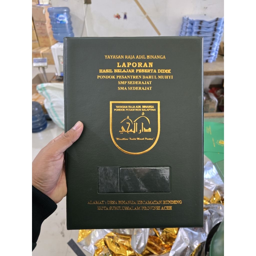

Sampul Raport Ukuran A4 Isi 16 Lembar + Siku