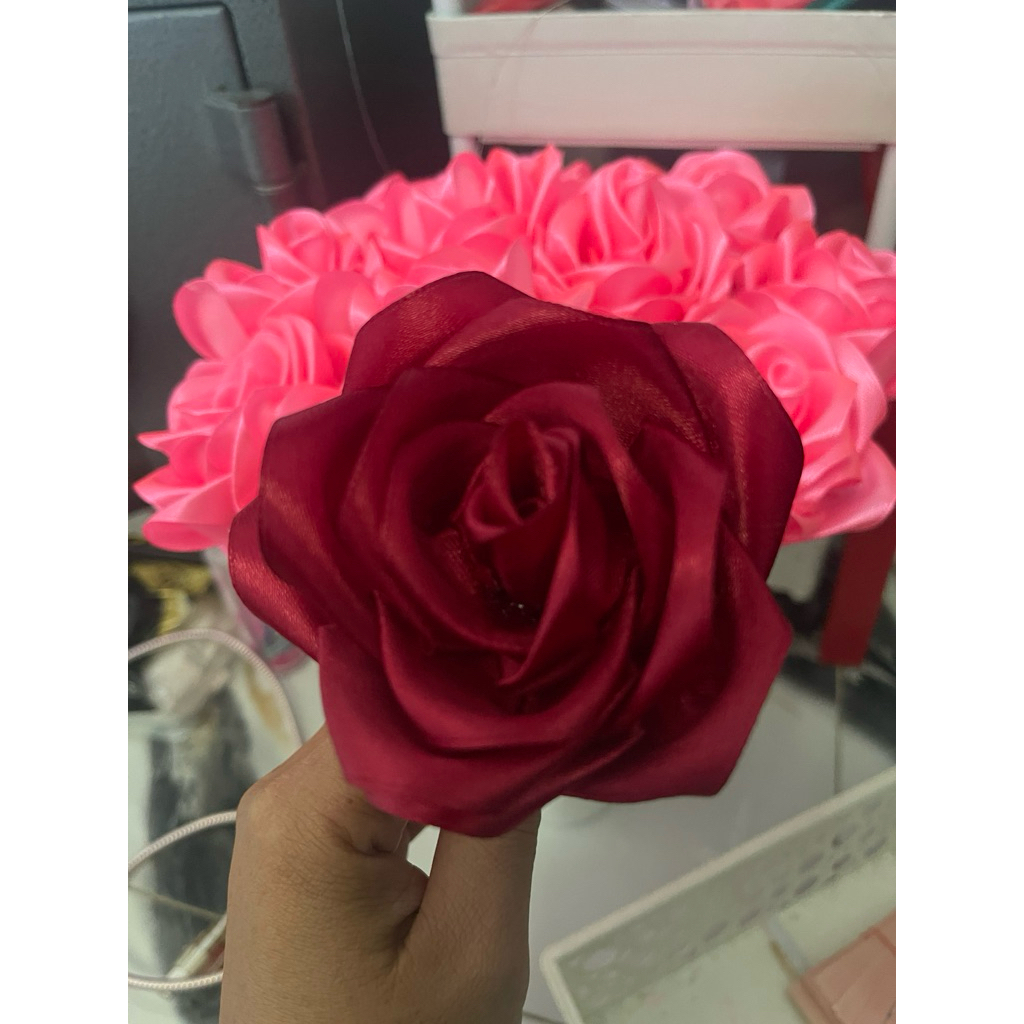 

Bunga Mawar satin - Bunga satin - Mawar satin tangkai 8cm