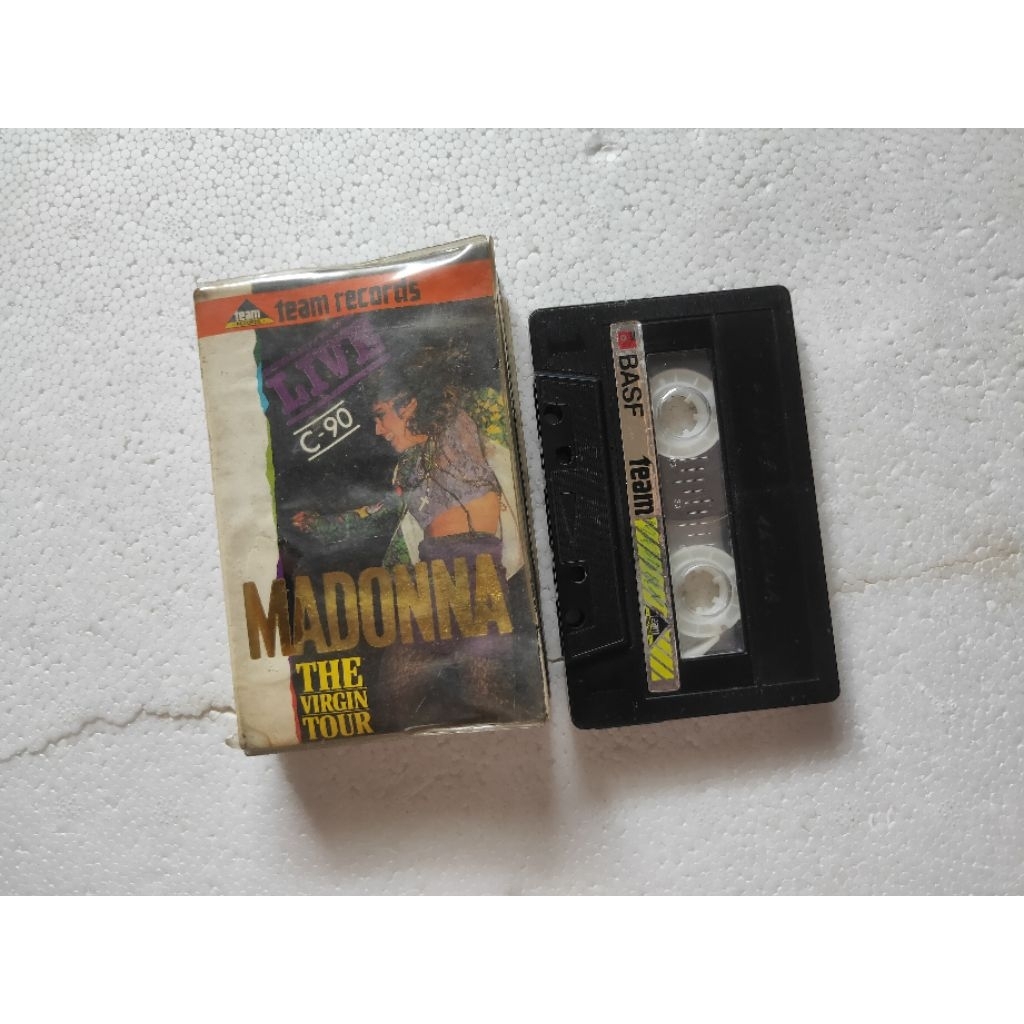 kaset pita pop dance MADONNA the virgin tour