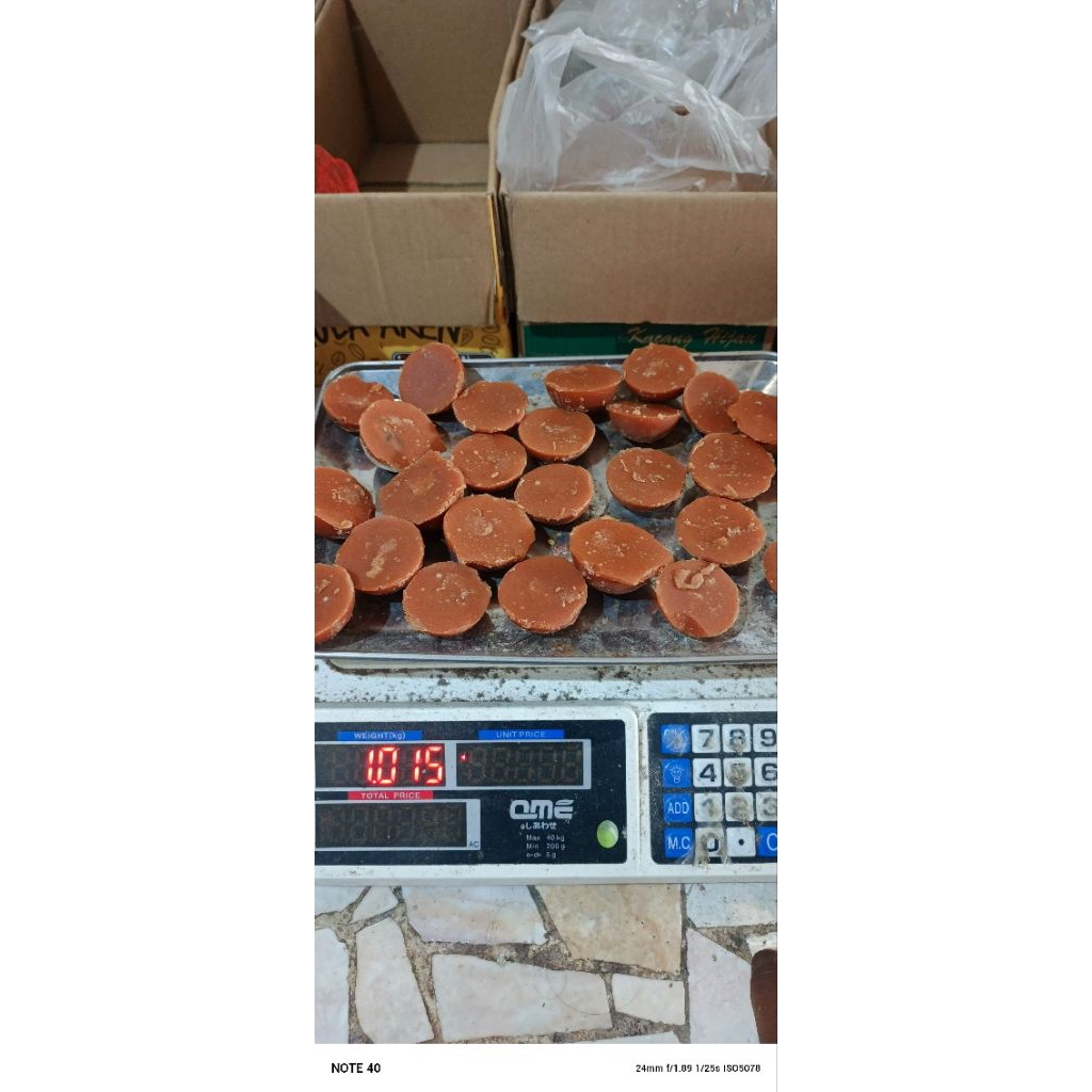 

Gula Kelapa asli 100% khas jawa timur hasil olahan tradisional per kg isi 24 pcs