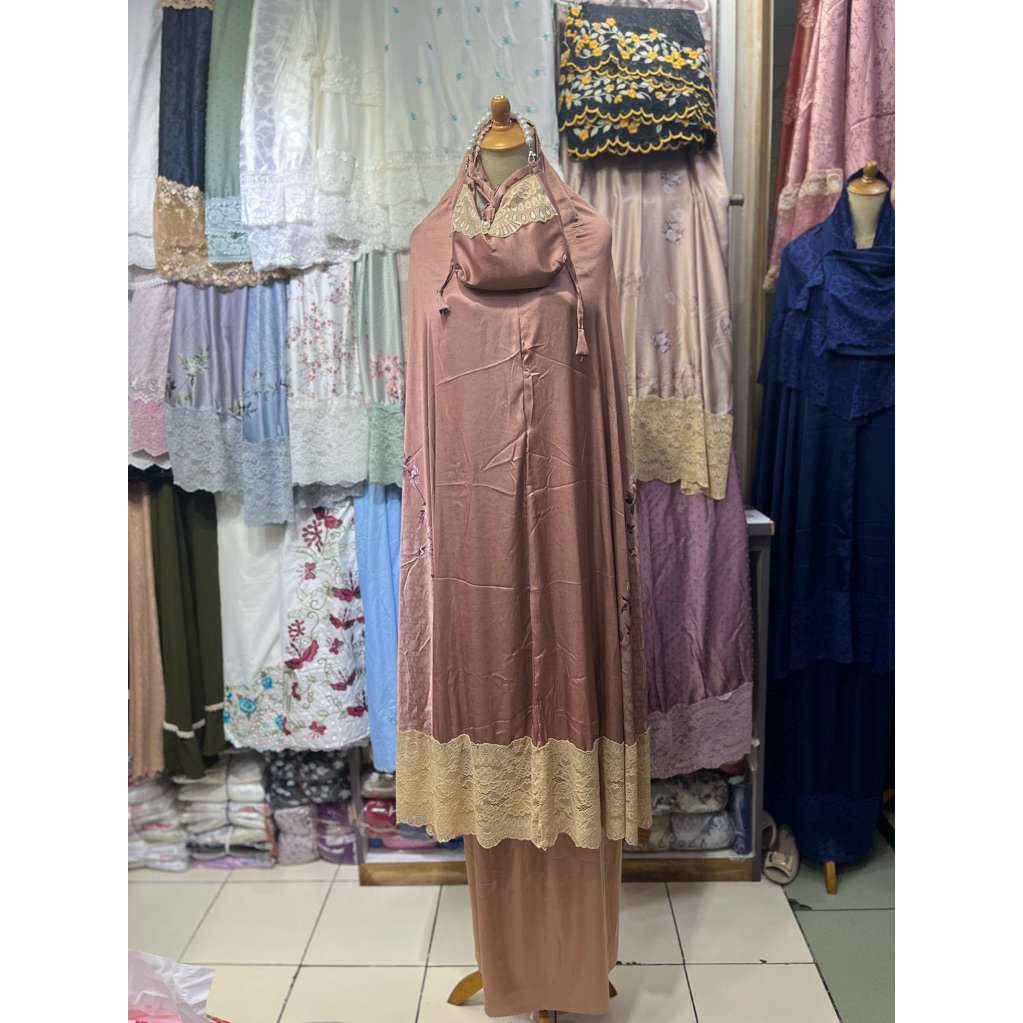 Mukena Armani Silk Renda Motif Bunga