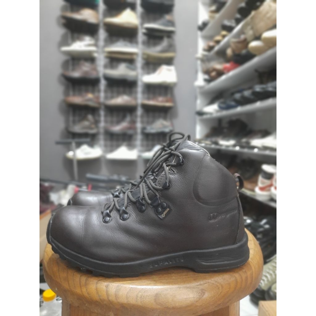 Sepatu boot hiking outdoor BERGHAUS dark brown size 40