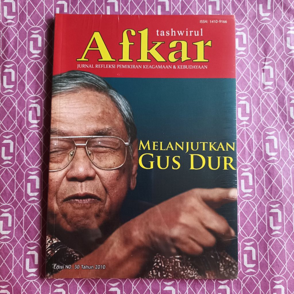 Buku Melanjutkan Gus Dur